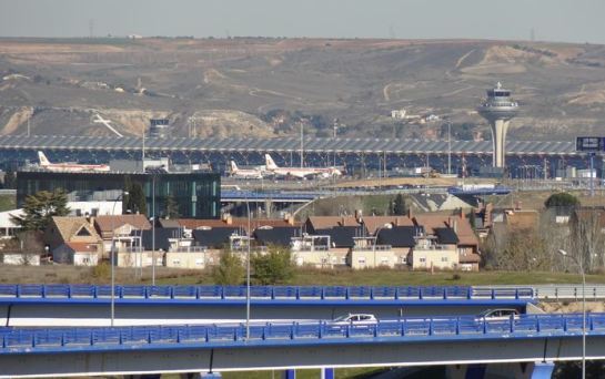 Aeropuerto de Barajas, visto desde el parque Juan Carlos I