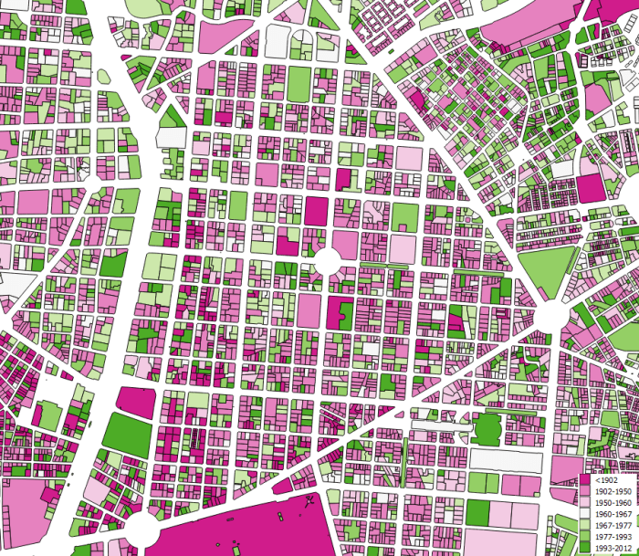 Año de construcción del primer edificio aún existente en la parcela en 2013