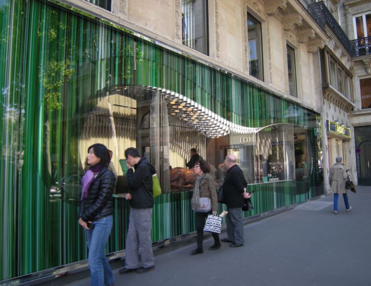 Chocolatería frente a la iglesia de la Madeleine, en París.